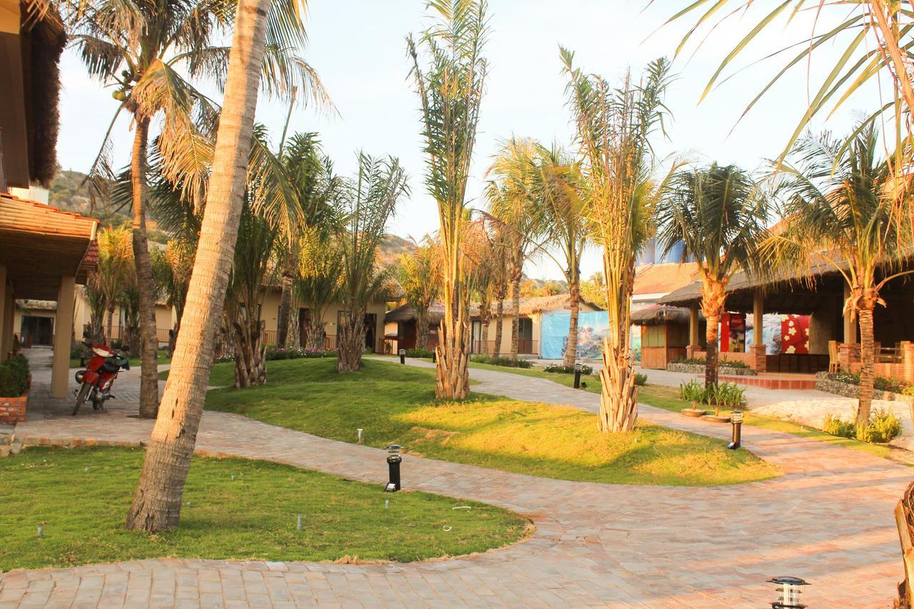 Eagles Beach Resort Фантхьет Экстерьер фото